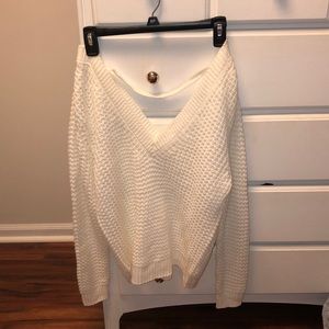 NEW FOREVER 21 WHITE SWEATER
